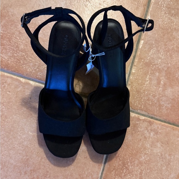 NWT: Strappy Black Block Heels - Picture 4 of 5